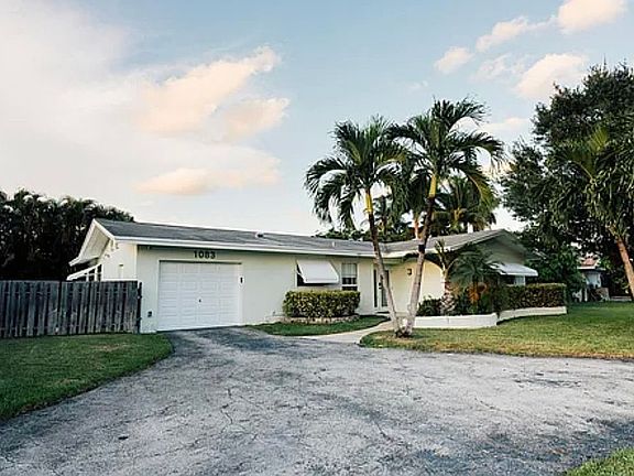 2nd image of 1083 SW 25th Ave