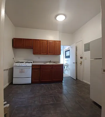 Rented by Moss Realty Company | media 6