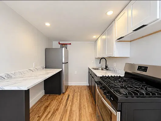 Kitchen, photo 1