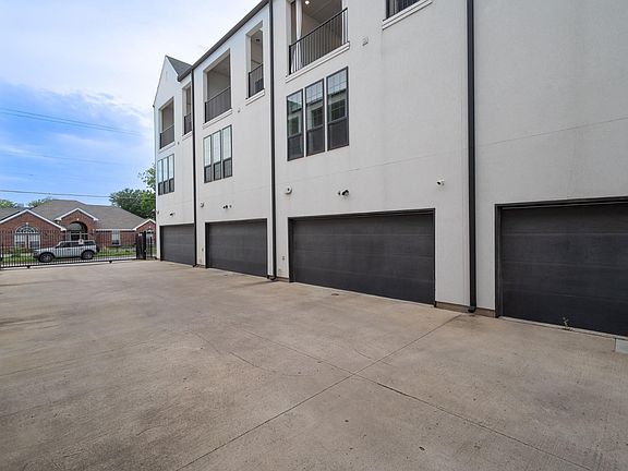 4th image of 4808 San Jacinto St #103