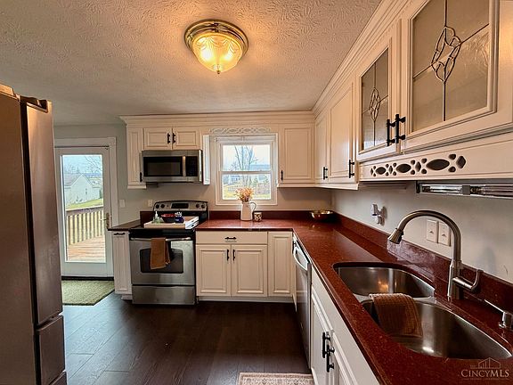 5th image of 236 Fairborn Dr