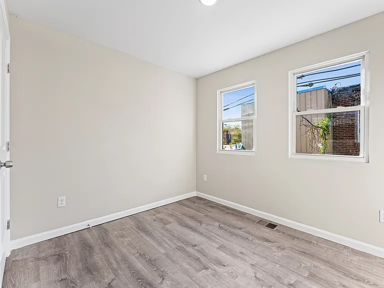 2356 N 4th St — Photo 16