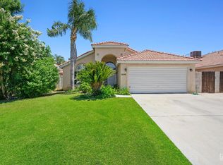 6208 Quaking Aspen St, Bakersfield, CA 93313