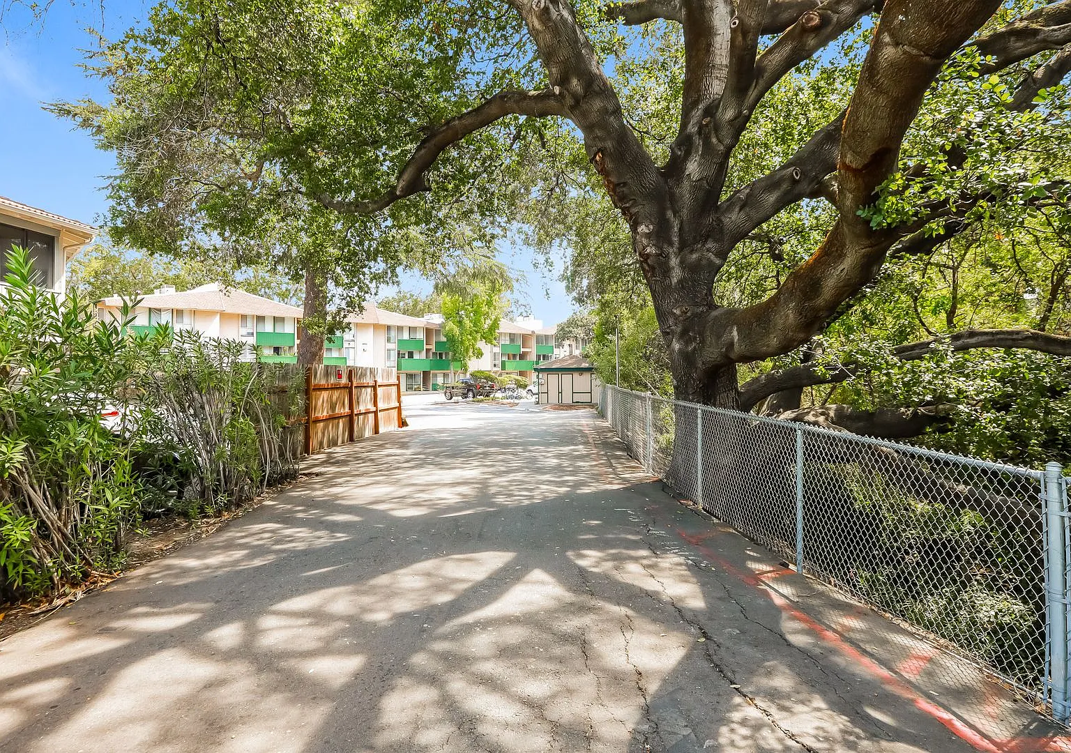 1400 Creekside Apartments CDM — Photo 2
