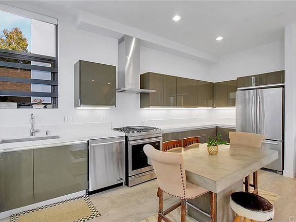 5th image of 1223 Larrabee St #5