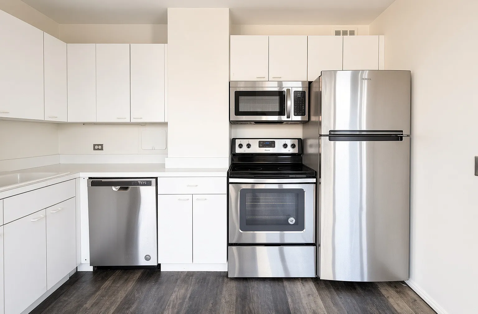 3 bed, $4,800 — Photo 3