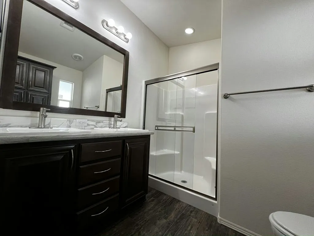 2 bed, 2.0 bath, 748 sqft, $3,646 — Photo 3