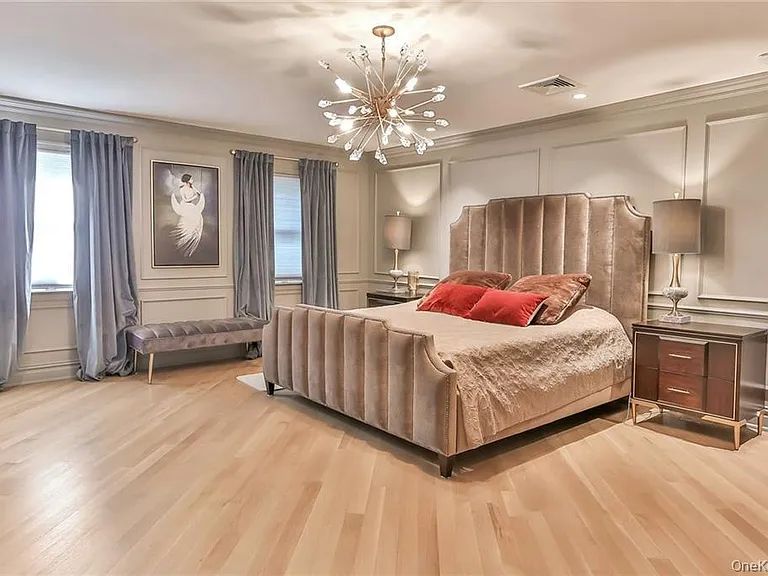 433 New Rochelle Rd — Photo 19