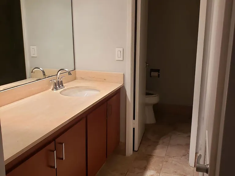 600 NE 36th St #510 — Photo 10