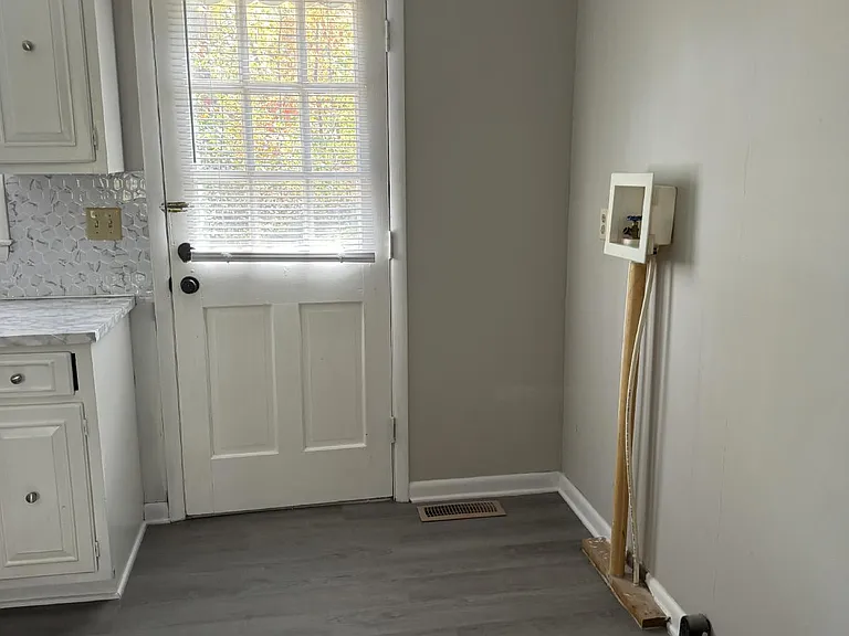 144 Nottingham Dr #5 — Photo 4