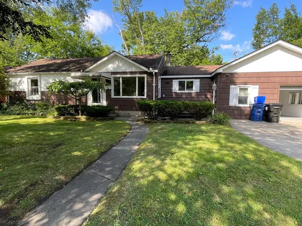 19495 Lexington, Redford, MI 48240