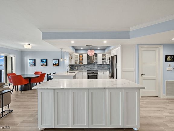3rd image of 1910 Virginia Ave APT 902