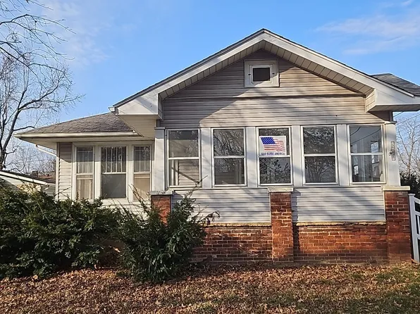 201 S 9th St, Herrin, IL 62948