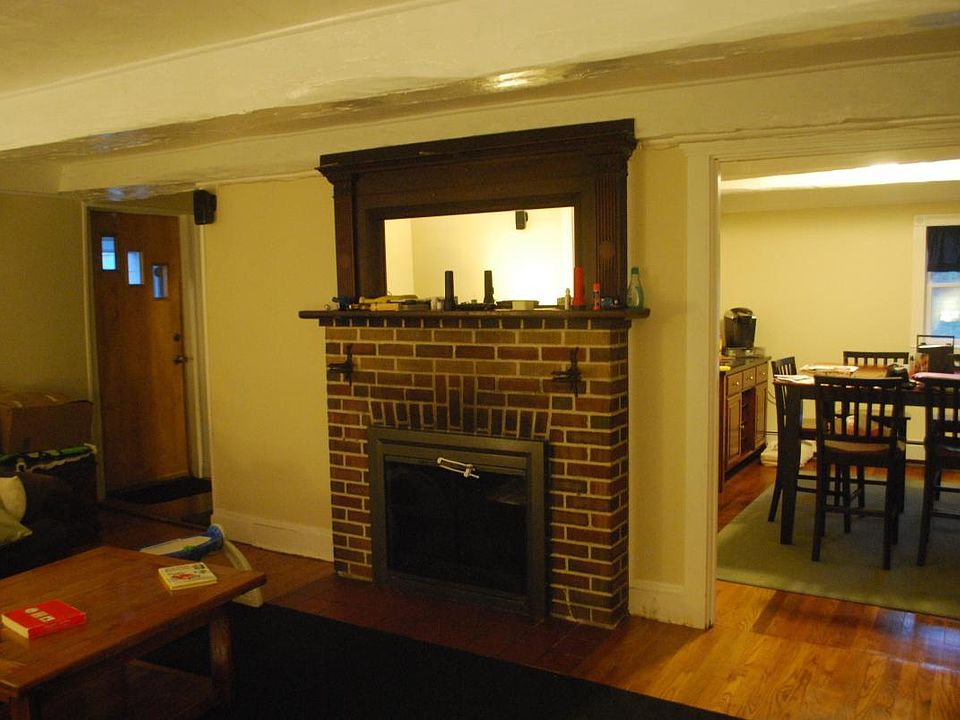Living/Dining area