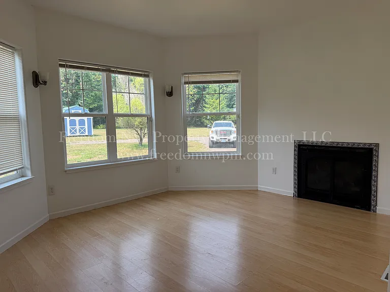998 Burnt Ridge Rd — Photo 8