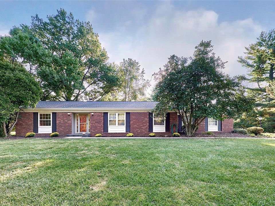 1st image of 82 River Bend Dr