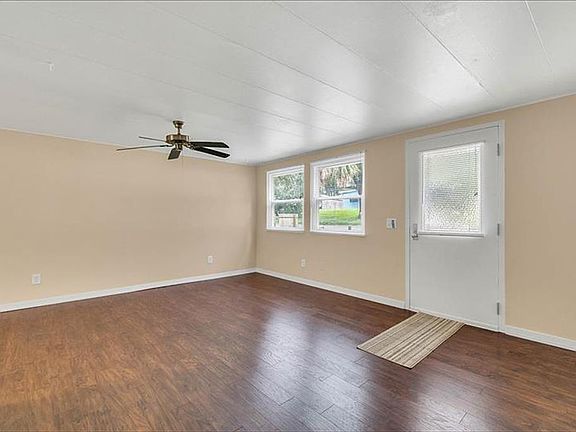4th image of 1124 Suncrest Dr