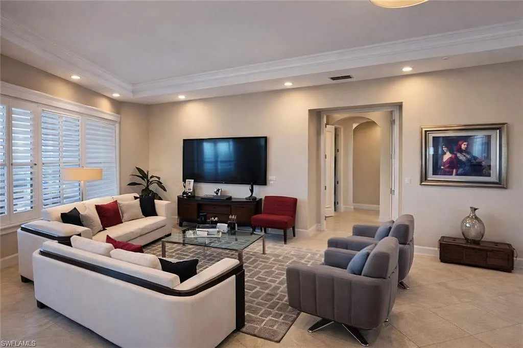 3 bed, 3.5 bath, 2917 sqft, $23,500 — Photo 3