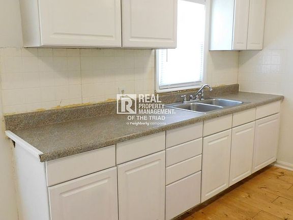 2nd image of 3704 Wooddale Ln