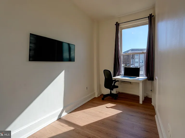 1209 I St SE — Photo 25