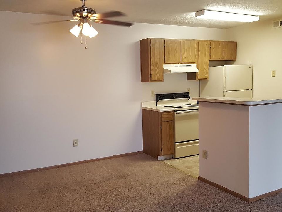 1st image of 8782 Oak Village Blvd