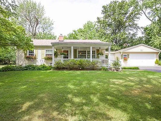 121 Hillsdale Dr photo 1