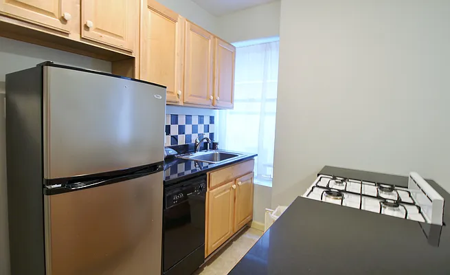 Rented by Julianna Realty Corp | media 25