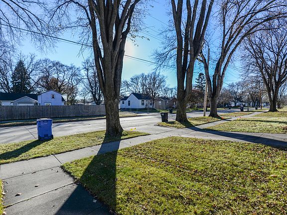 4th image of 1605 9th Ave S