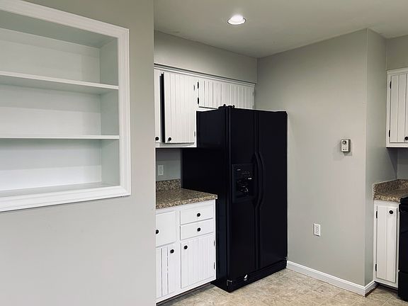 3rd image of 413 Briarmont Dr