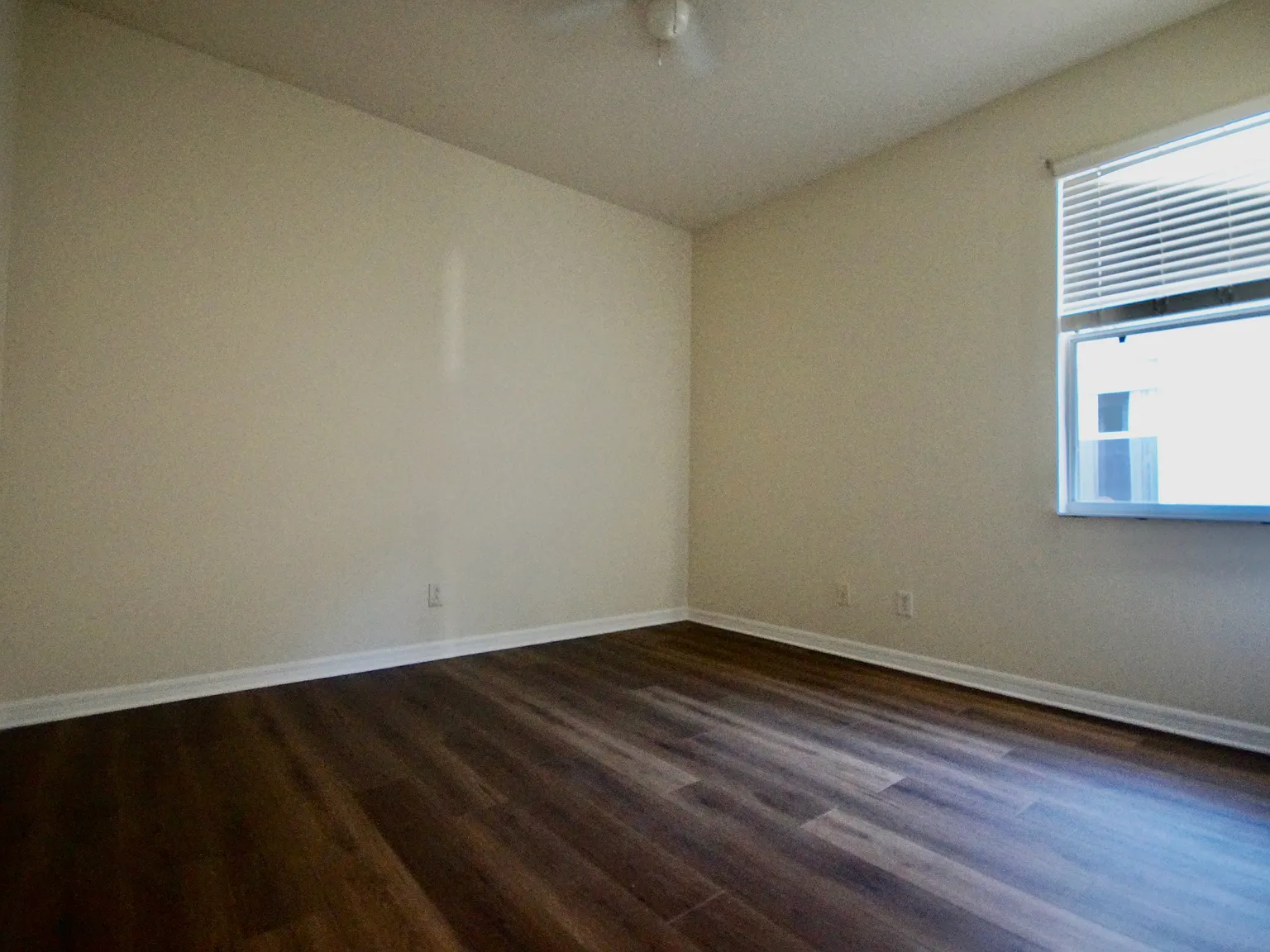 4 bed, 2411 sqft, $3,250 — Photo 3