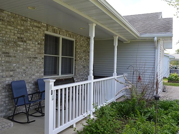 2nd image of 403 S Cherry St