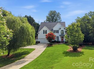 10203 Rougemont Ln, Charlotte, NC 28277