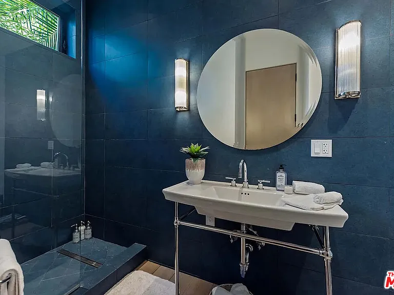 1724 N Sierra Bonita Ave — Photo 16