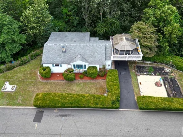 65 Liberty St, South Amboy, NJ 08879