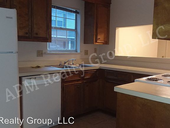 3rd image of 105 Country Town Dr #107