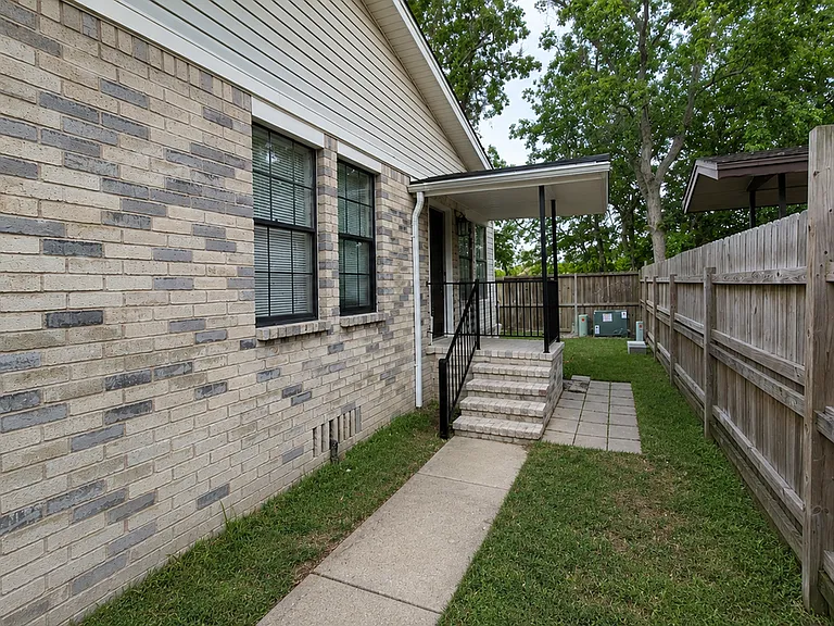 9 Carol Ct #B — Photo 15