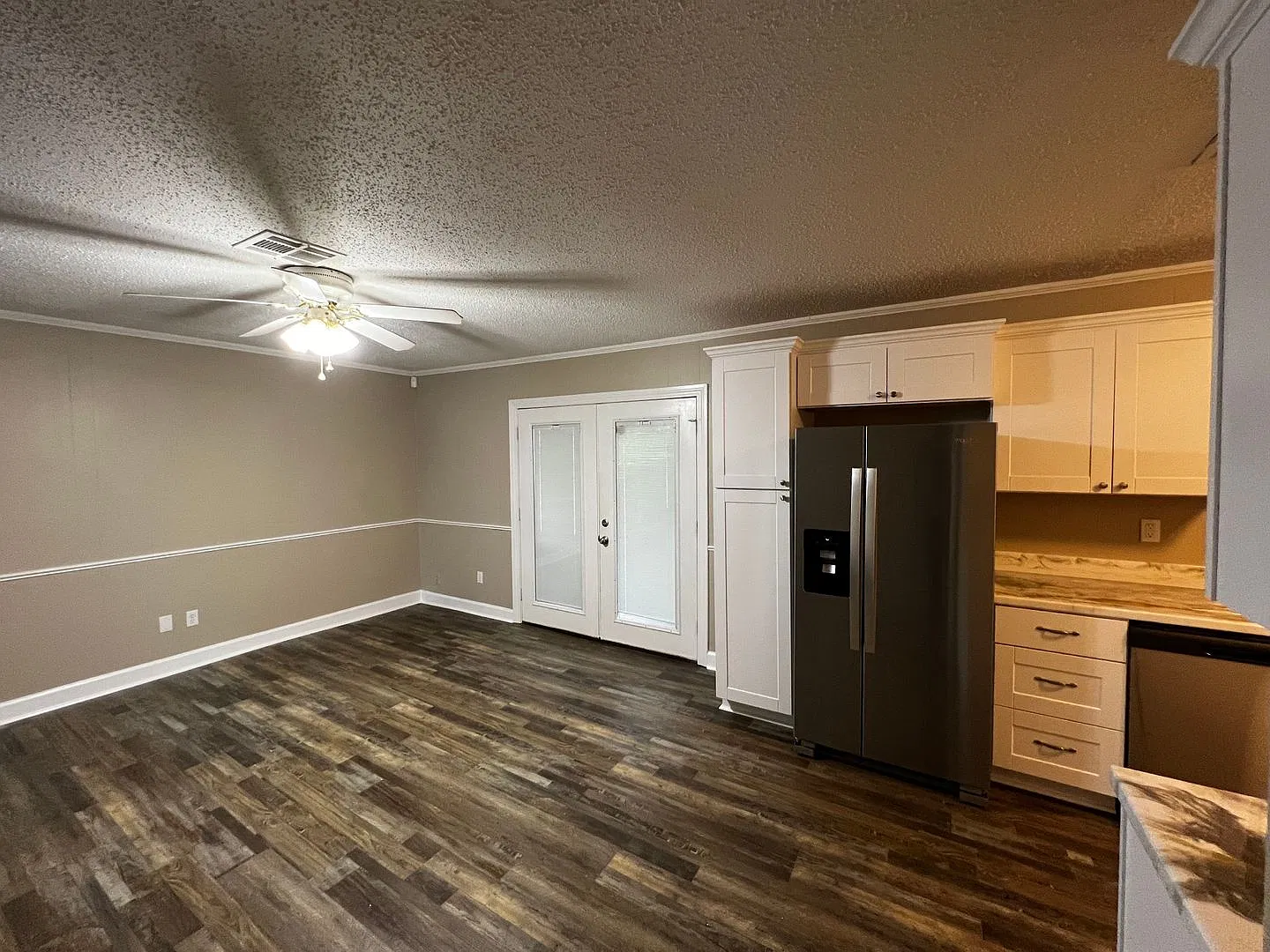 3 Bedroom, 2 Bathroom, with Bonus room / office, with large yard, covered back porch — Photo 4