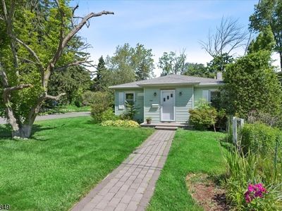 40 Maple Ln, Lake Hiawatha, NJ, 07034