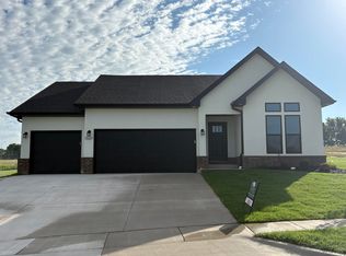 1507 E Riverton Rd, Nixa, MO 65714