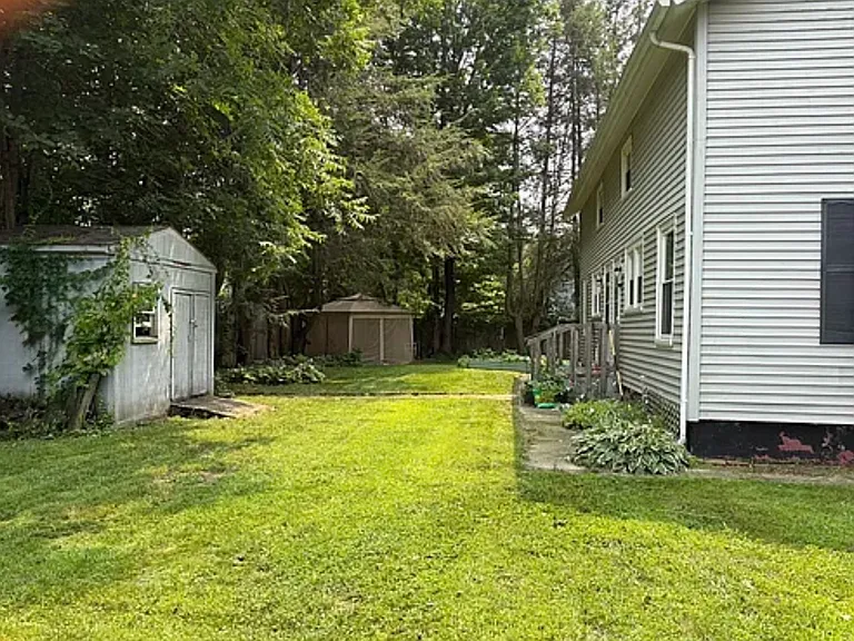 44 Emerald Pl — Photo 10