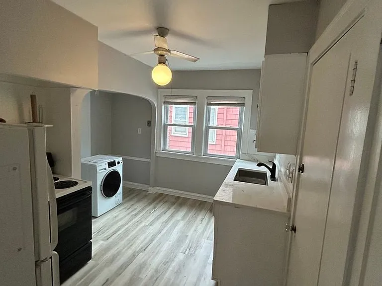 2299 Ogontz Ave — Photo 9