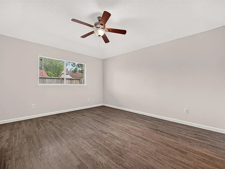 7407 Cortes Dr — Photo 14