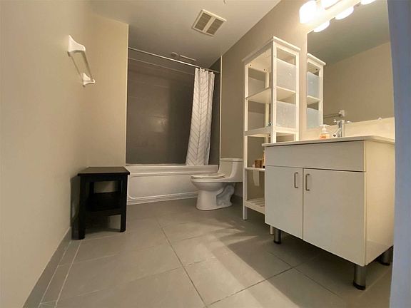 2nd image of 426 University Ave #2501