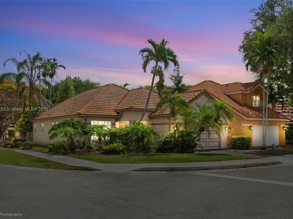 2772 Oakview Way, Davie, FL 33328
