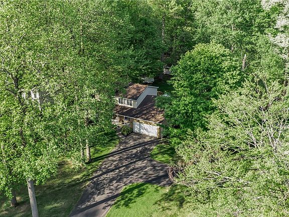 2nd image of 141 Tiffany Ln