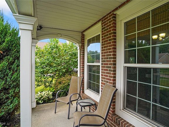 5th image of 1664 Jennifer Ln