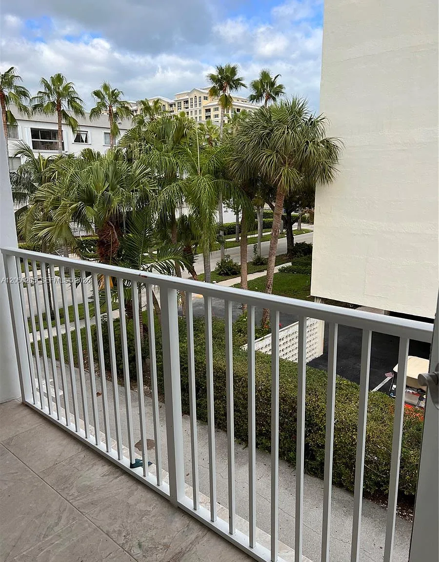 Galen Drive Condo Apts — Photo 3