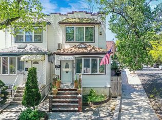 6908 69th Pl, Glendale, NY 11385