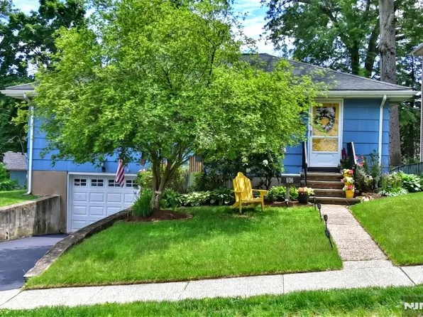 90 Grove St, Waldwick, NJ 07463