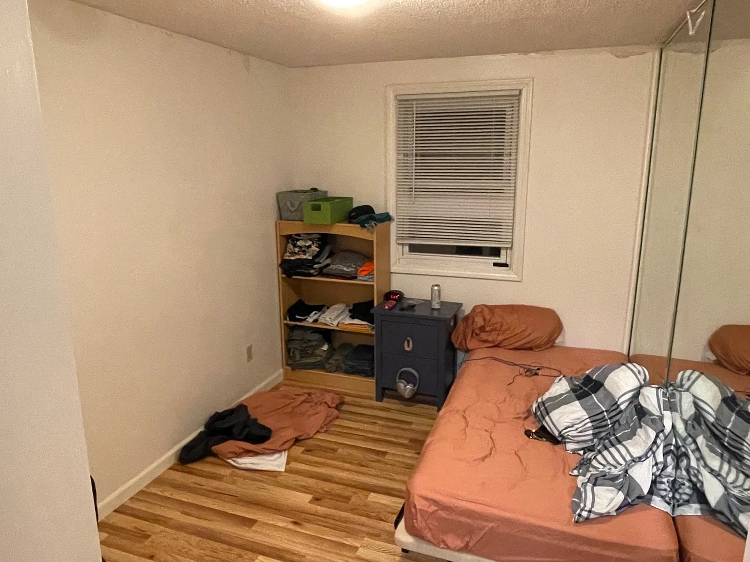 3 bed, 816 sqft, $3,000 — Photo 4